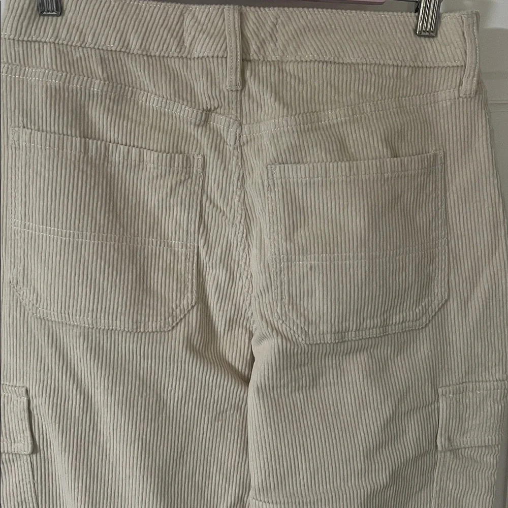 Hollister women’s ultra high-rise Dad Pant Cream corduroy size 9 waist 29 NEW